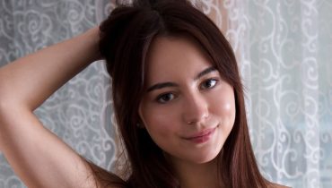 Ella Shares Her Strategy for Investing in Crypto Safely