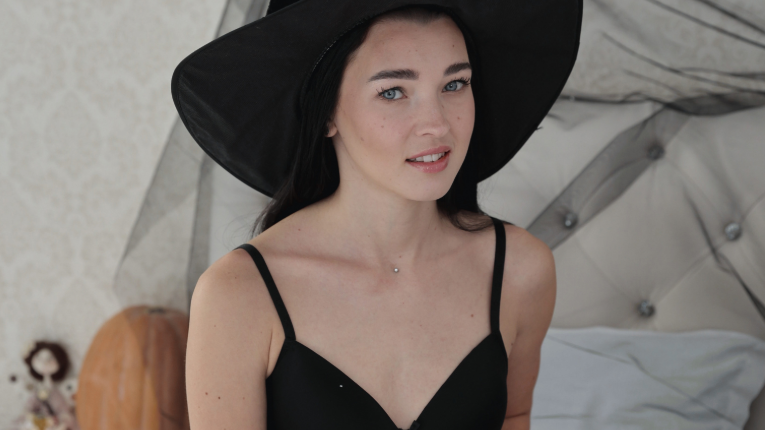 Mia Scott: “Learning This Skill Changed My Income Fast”