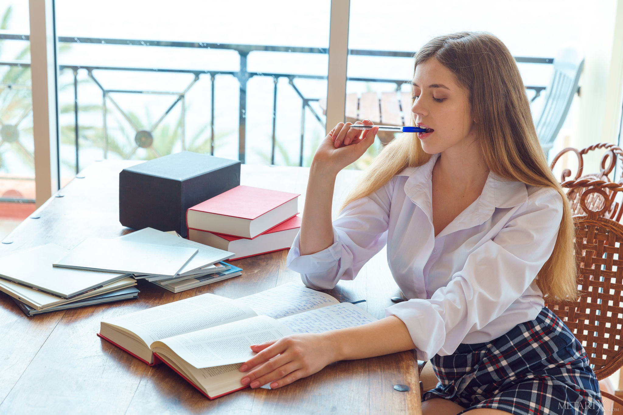 Camilla Brooks Shares Her Experience, Gives Advice on Supplements for Anti-Aging Health