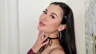 Isabella Cooper Shares Her Experience, Gives Advice on Weight Loss Programs for Women Over 40