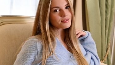 Ella Hughes Shares Her Experience, Gives Guidance on Sleep Tracking Apps for Healthy Habits