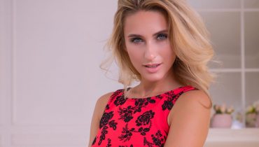 Phoebe Richards Shares Her Experience, Gives Advice on Choosing Sleep Supplements Safely