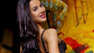 Phoebe Kelly Shares Her Experience, Gives Guidance on Meditation Apps for Daily Mindfulness