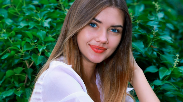 Kara Livingston Explains Why Protein-Rich Diets Help Maintain Muscle After 40 Kara Livingston Explains Why Protein-Rich Diets Help Maintain Muscle After 40