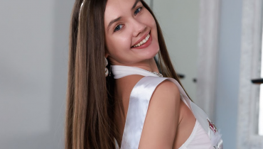 Rachel Stone Reveals How to Compare Insurance Policies