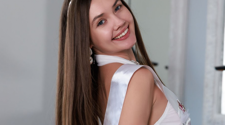 Rachel Stone Reveals How to Compare Insurance Policies