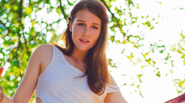 Hannah Lewis Shares Her Simple Budgeting System