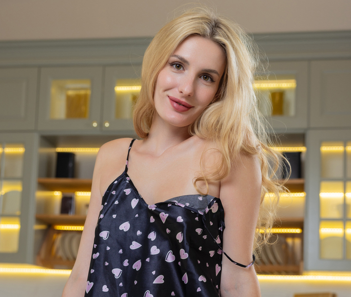 HR Specialist Emma Collins Explains Job Options for Women Without Experience